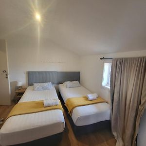Twin Room Private Bathroom